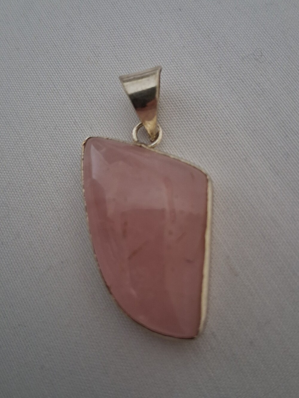 ROSE QUARTZ STONE PENDANT